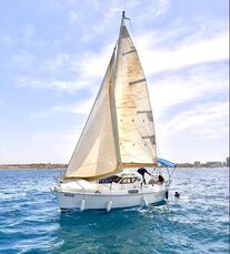 יאכטה מפליגה